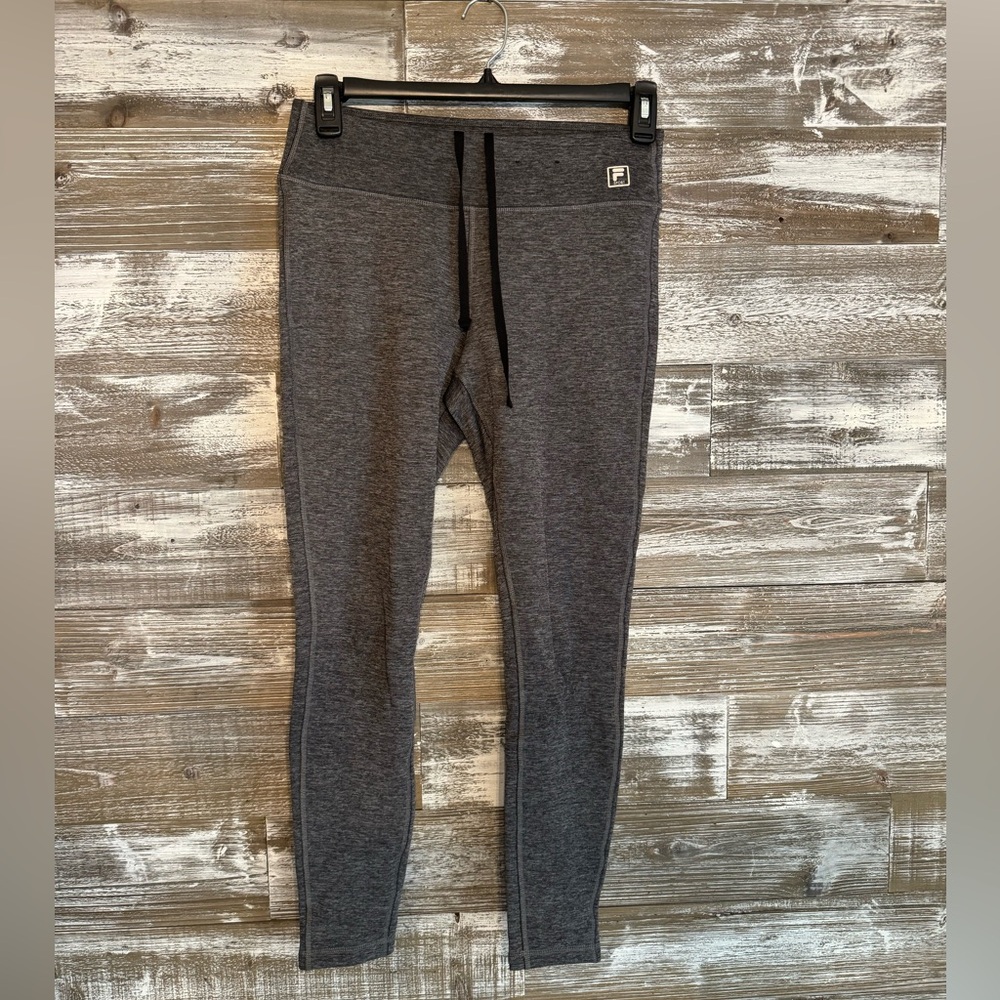 SOLD Fila Sport tapered leg insulated leggings Size Medium Heather Grey/black